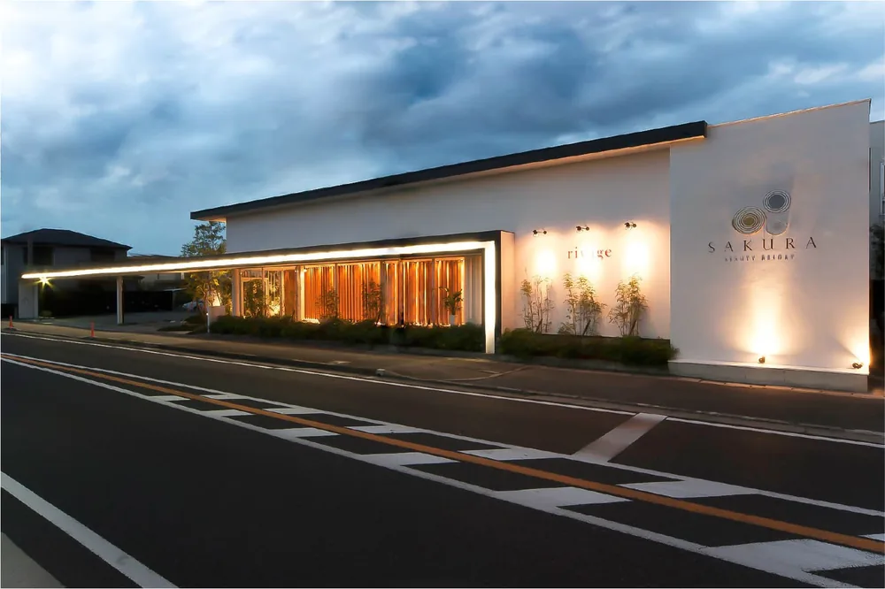 ビューティリバージュの水辺をテーマにした建築と灯り